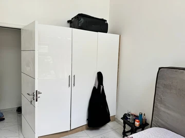 3 Bedroom Flat & Apartment