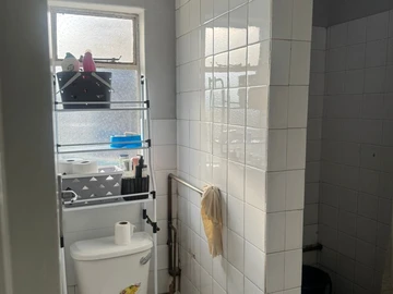 2 Bedroom Flat & Apartment