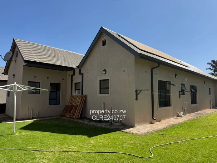 Stone-clad 4-Bed Mount Pleasant Apt - Pool & Borehole