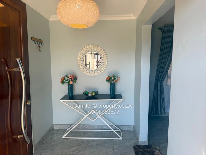 Spacious 3-bed Sunridge Home with Flatlet & Verandah