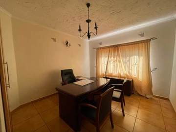 6 Bedroom House