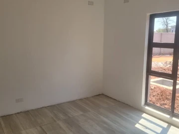 3 Bedroom Flat & Apartment