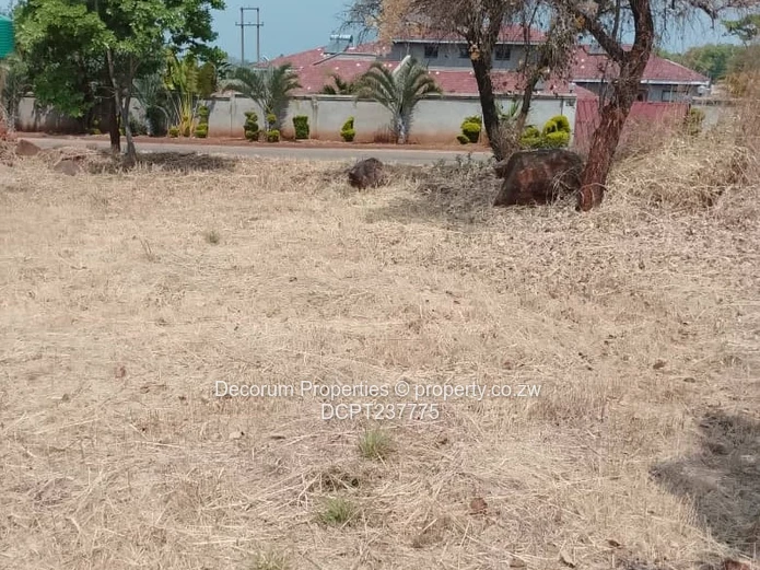 2 Bedroom cottage with unfinished main house for sale