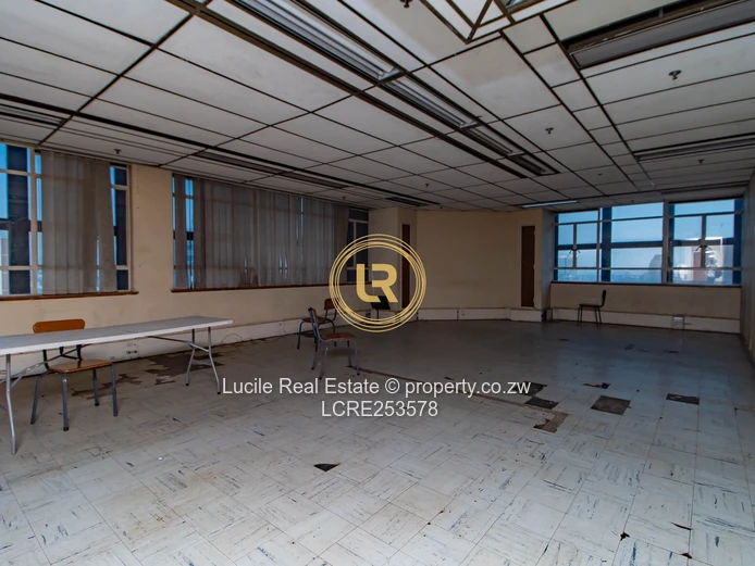 Commercial Space To Let – Karigamombe Building