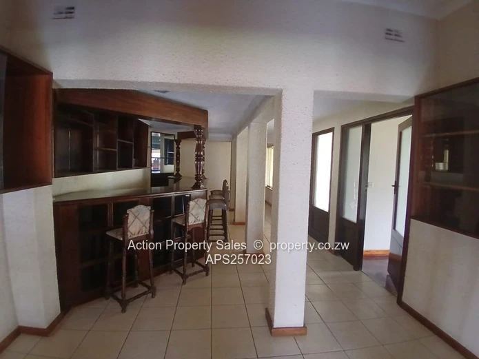Neat Home Suitable For Offices Also! 