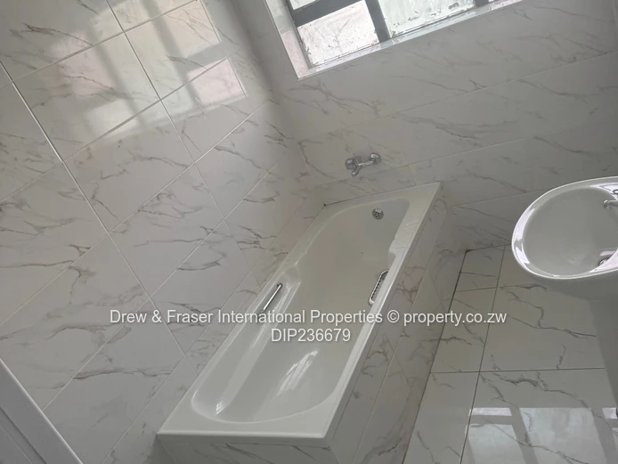 Mabvazuva house available for rent $800 (Sole Mandate)