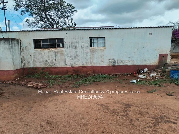 3 Bedroom Home, Nkulumane 4 FOR SALE