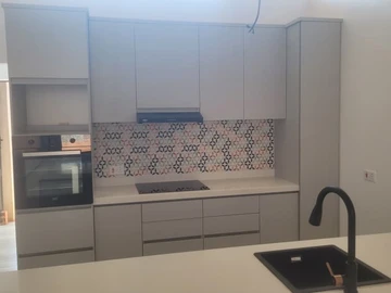 3 Bedroom Flat & Apartment