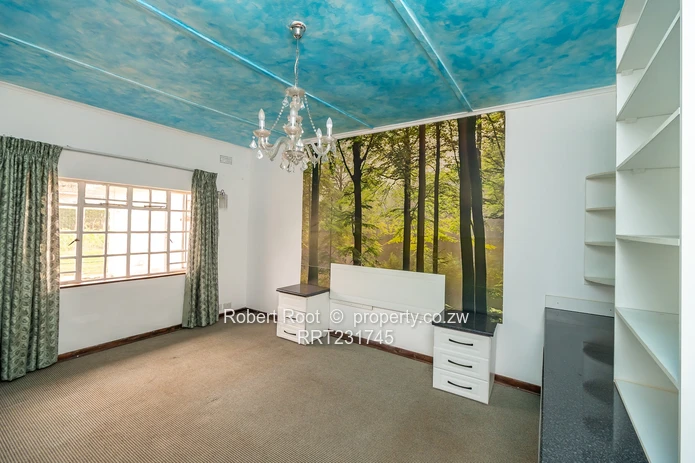 Prime office space along Ascot Road Avondale West!