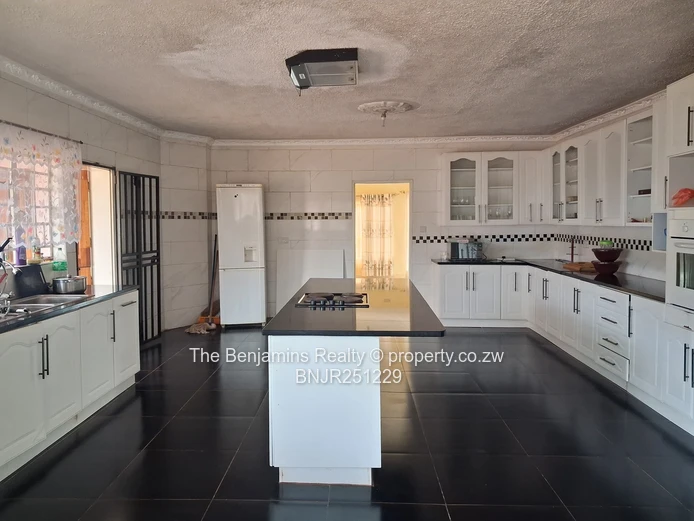 5 Bed Family Home in Quinnington