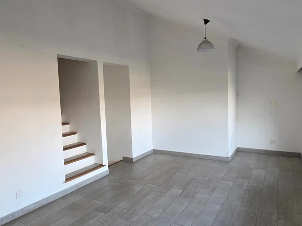 2 Bedroom Flat & Apartment