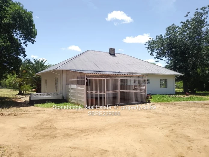 4 Bedroomed House to rent in Riverside