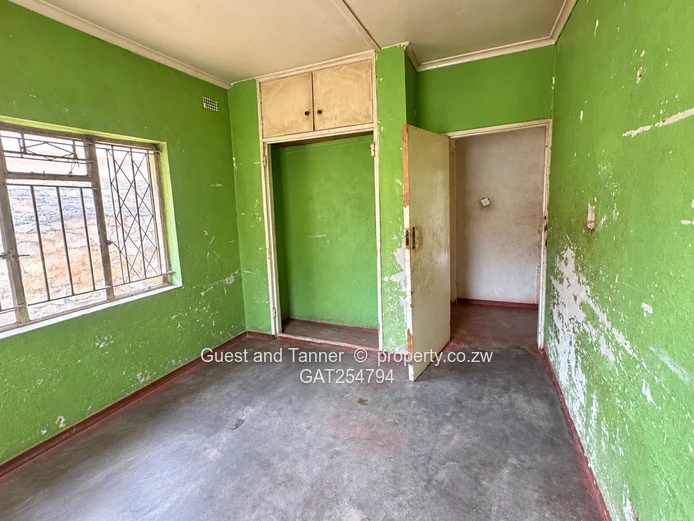 Chitungwiza Unit F, Seke – 4 Bedroom House for Sale