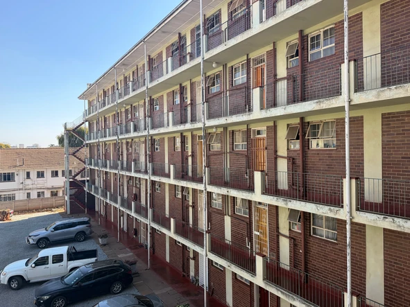 Flat & Apartment