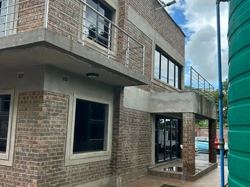 3 Bedroom Flat & Apartment