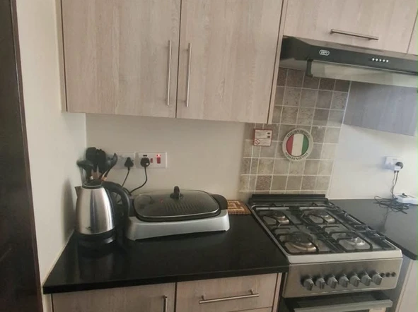 2 Bedroom Flat & Apartment