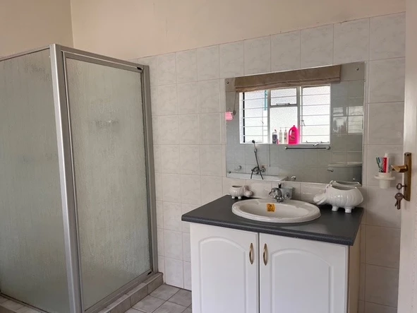 3 Bedroom Garden Flat