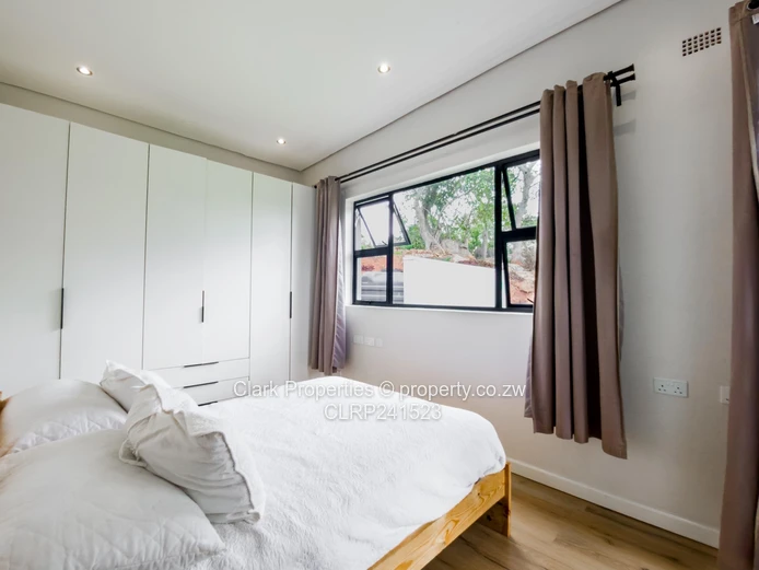 Striking Contemporary Living (Sole Mandate)