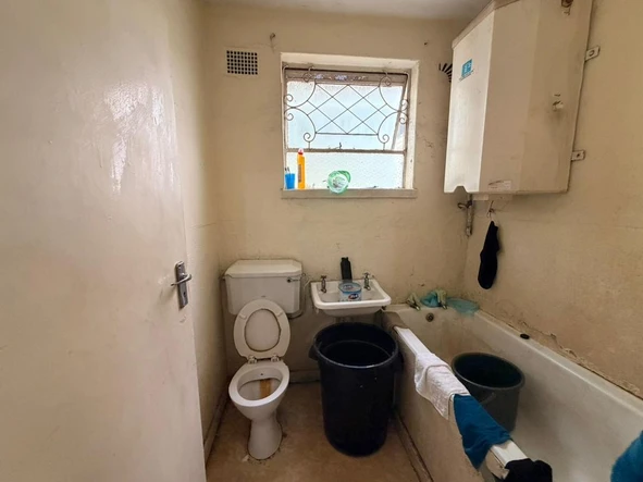 30 Bedroom Flat & Apartment