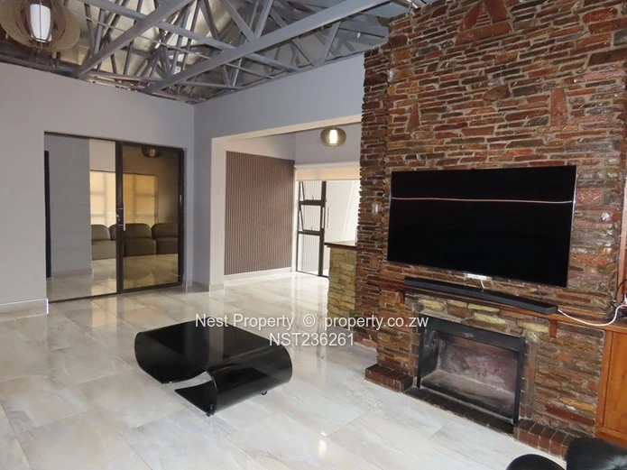 Townhouse Modern - 6 Bed House in Rolf Valley!