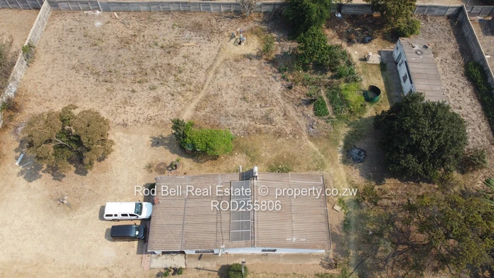2-Bed Athlone Home on 3007 m² — Large Garden & Tiled Lounge