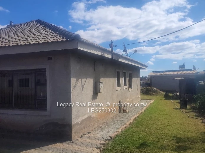 Sandton Park 4BR/5BA Townhouse Complex – Borehole (Sole Mandate)
