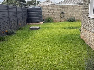 2 Bedroom Flat & Apartment