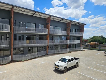 2 Bedroom Flat & Apartment