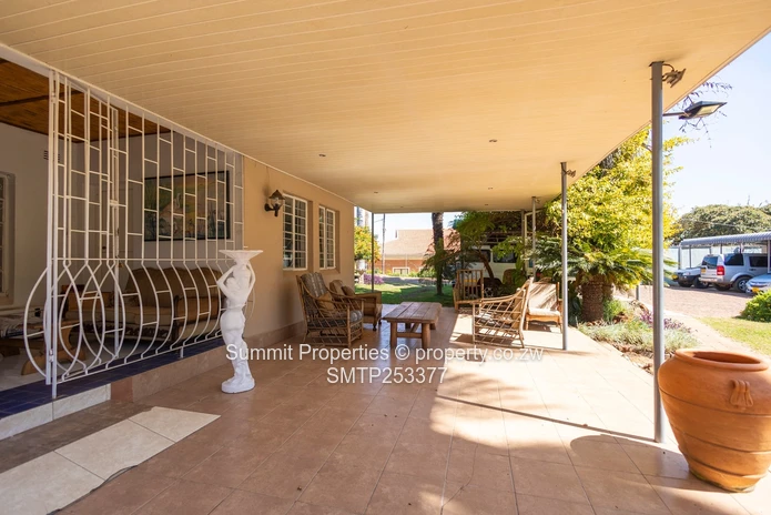 6 Bedroom Property for Sale in Newlands