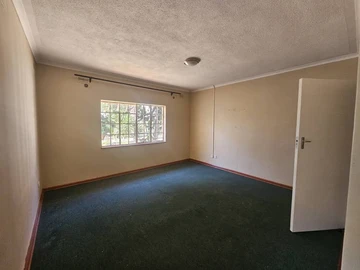 3 Bedroom Garden Flat