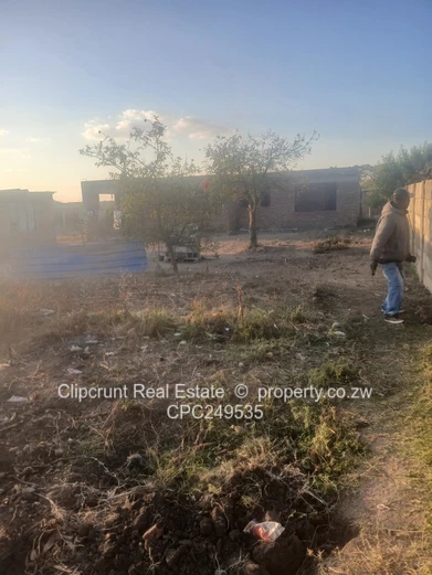 Mufakose stand forsale behind ruzivo primary school.ool