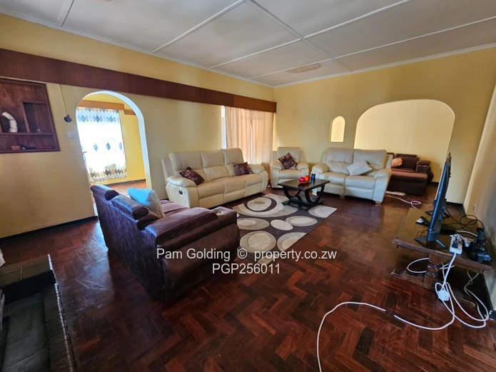Family Home In A Desirable Neighborhood