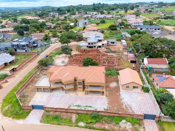8 Bedroom House