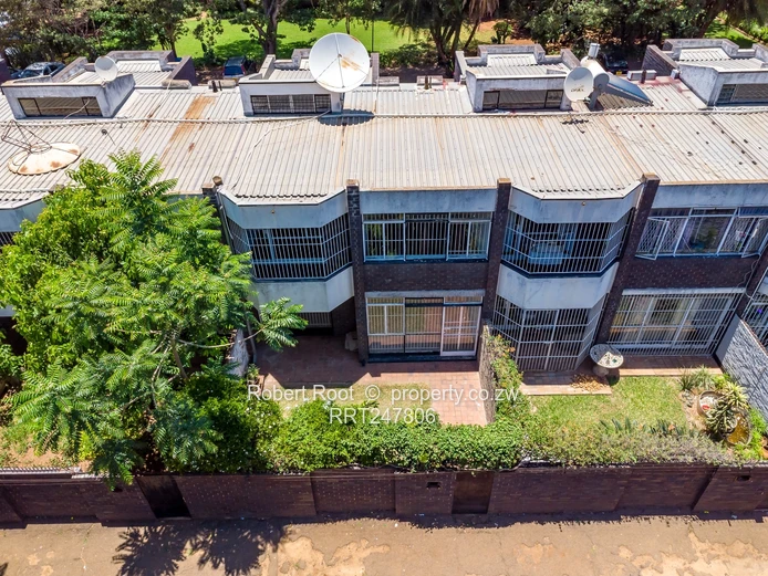 3 bed flat in Avenues