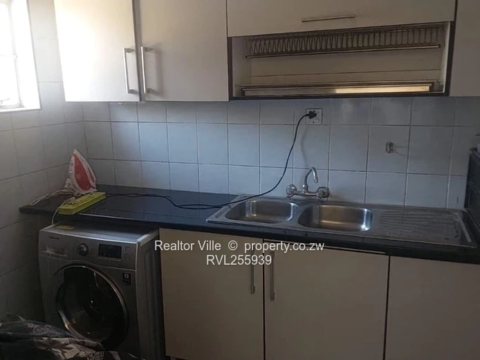 Glen Lorne 5-Bed Townhouse Complex with Pool & Borehole