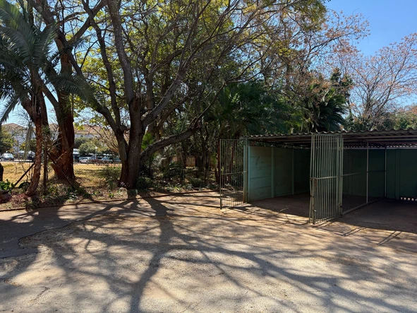 2 Bedroom Flat & Apartment