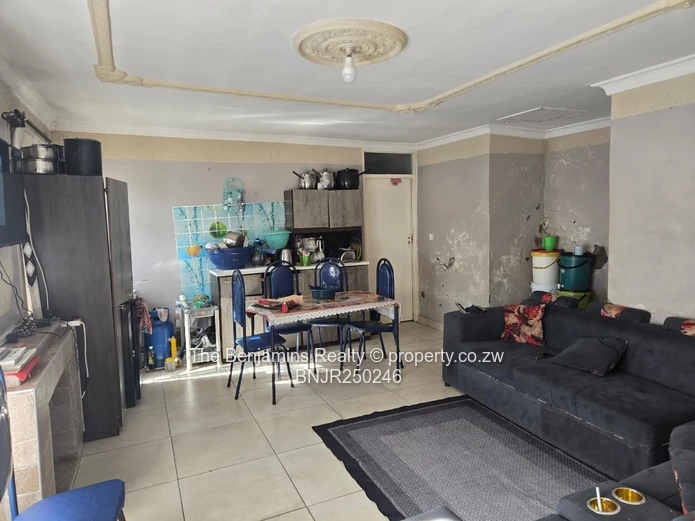 4Bedroom house for sale in Kuwadzana  (Sole Mandate)