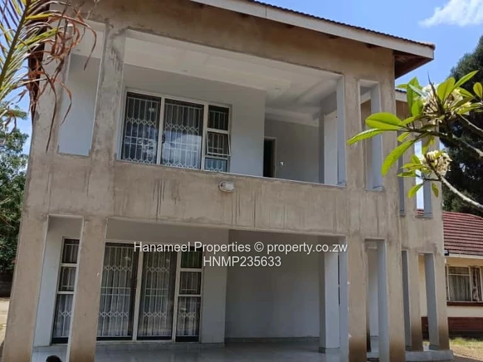 Two-Storey Marlborough Home: 4 Beds, Pool & Borehole