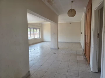 3 Bedroom Flat & Apartment