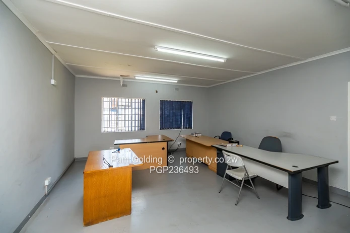 Msasa Warehouse /Factory , Location, Location !!!!! (Sole Mandate)