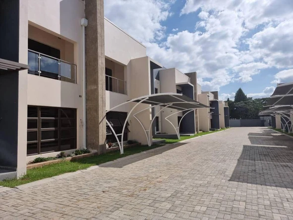 Greencroft:  Town House To Rent_*