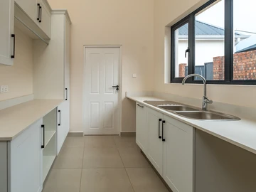 3 Bedroom Flat & Apartment