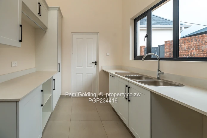 Townhouse For Rent In Vainona