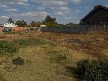 **Prime 1090 m² Residential Stand in Adylinn, Harare West!**