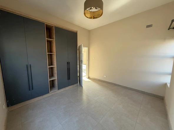 3 Bedroom Flat & Apartment