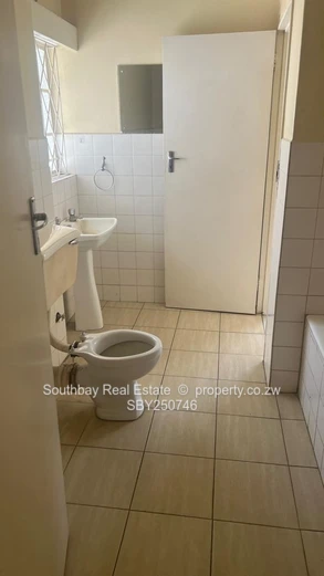 Avenues Duplex flat to let