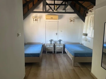 Hotel & Lodge
