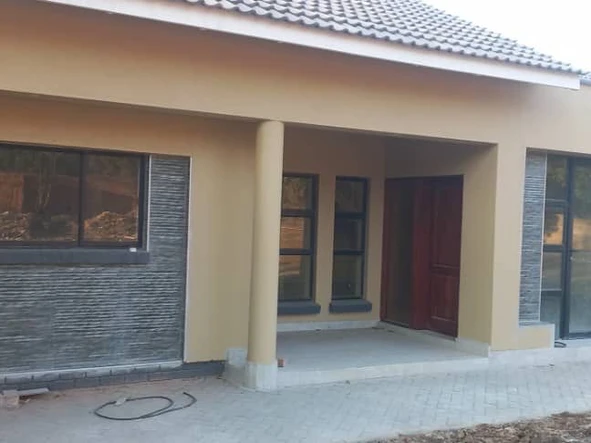 4 Bedroom Flat & Apartment