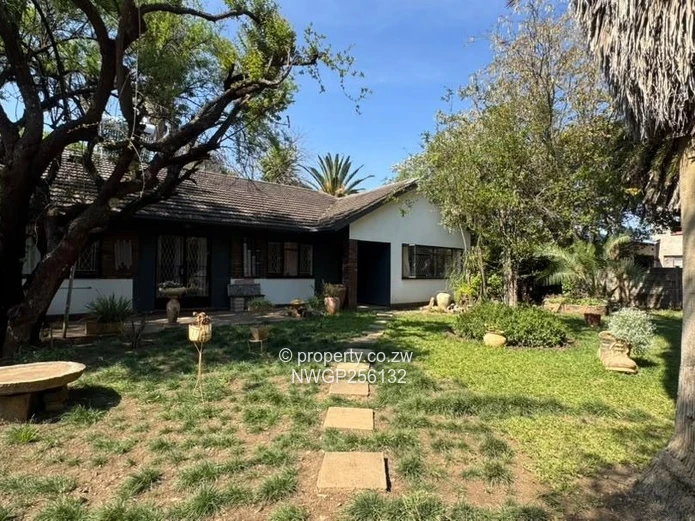 Spacious 3-Bed Home in Ilanda on 1679m² with Borehole & Solar