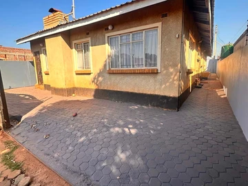 6 Bedroom House